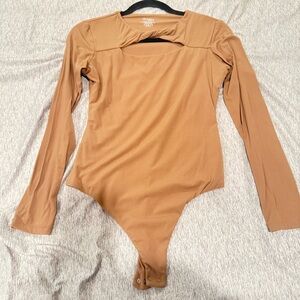 Women's Tan Long Sleeve Bodysuit (SIZE M)